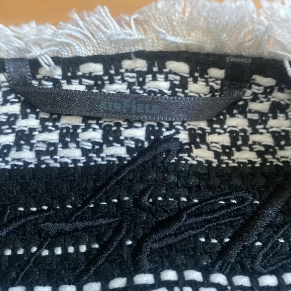 AirField Striped Black and White Blazer - Picture 13 of 17